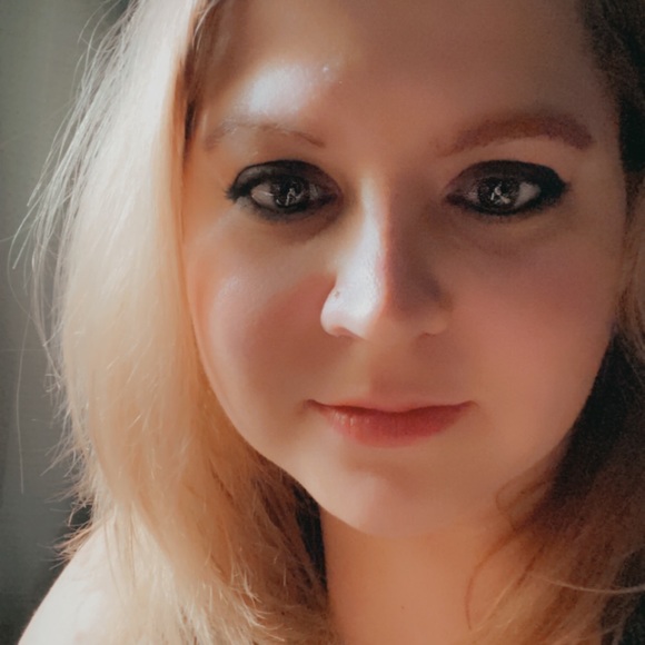 Meet your Posher, Lauren - Picture 1 of 1